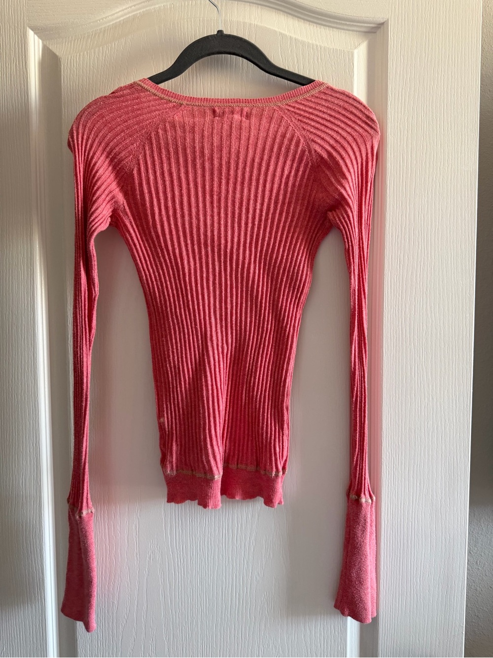 Hollister Pink Ribbed V-Neck Henley Sweater - Picture 7 of 9